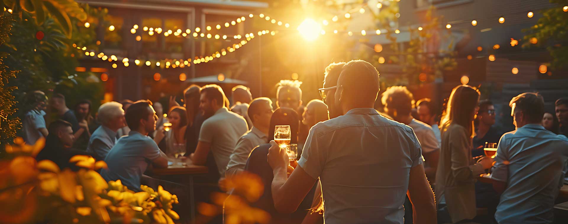 Menschen auf einem Sommerfest